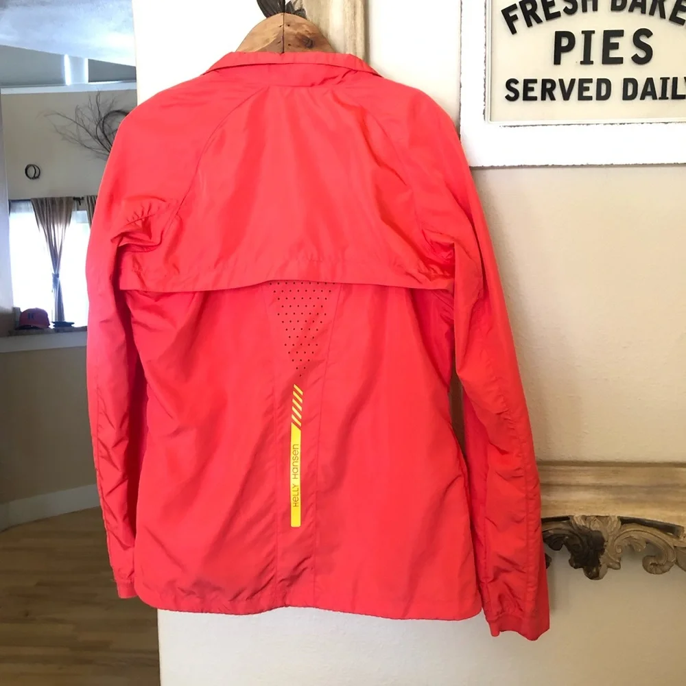 {Helly Hansen} Light, packable running/training jacket with removable sl… - Picture 2 of 14